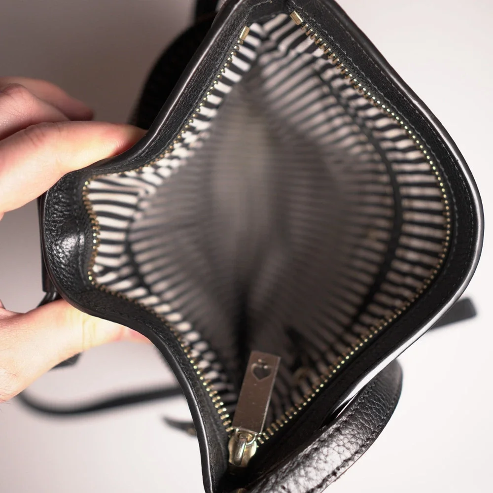 Kate Spade Black Leather Slim Crossbody Bow Detail Gold Hardware Refurbished